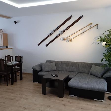 Apartman Albreit 1 야히모프 외부 사진