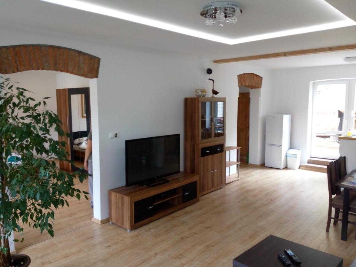 Apartman Albreit 1 야히모프 외부 사진