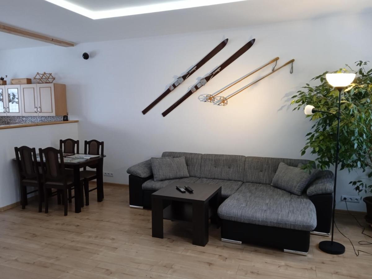Apartman Albreit 1 야히모프 외부 사진